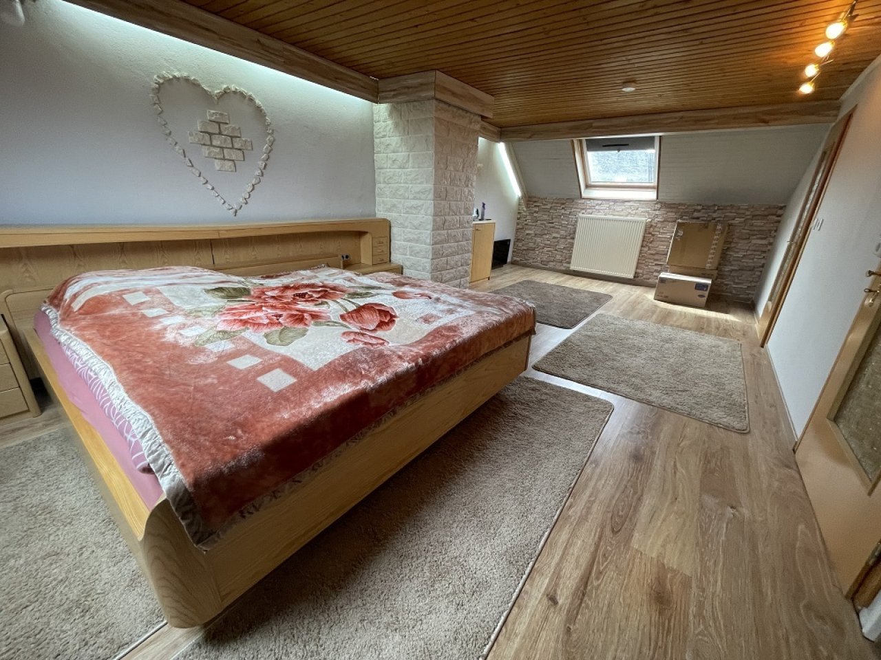 großes Schlafzimmer DG großes Schlafzimmer DG