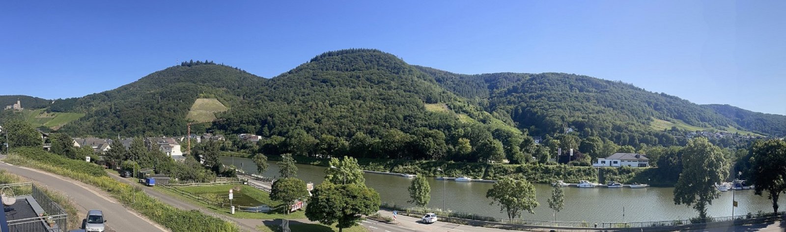 Panoramablick vom den Terrassen und Zimmern