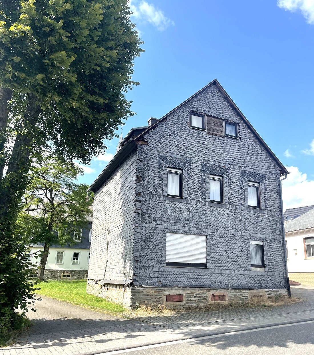 Wohnhaus mit Halle Nähe der Stadt Kastellaun 