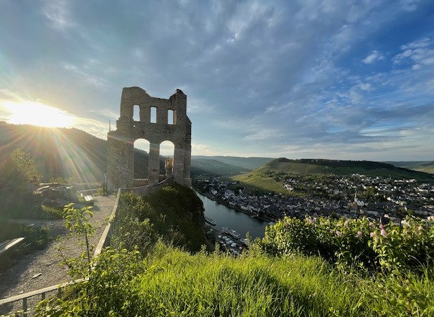 Die Gräfen-Burg tront über der Stadt Traben-Trarbach