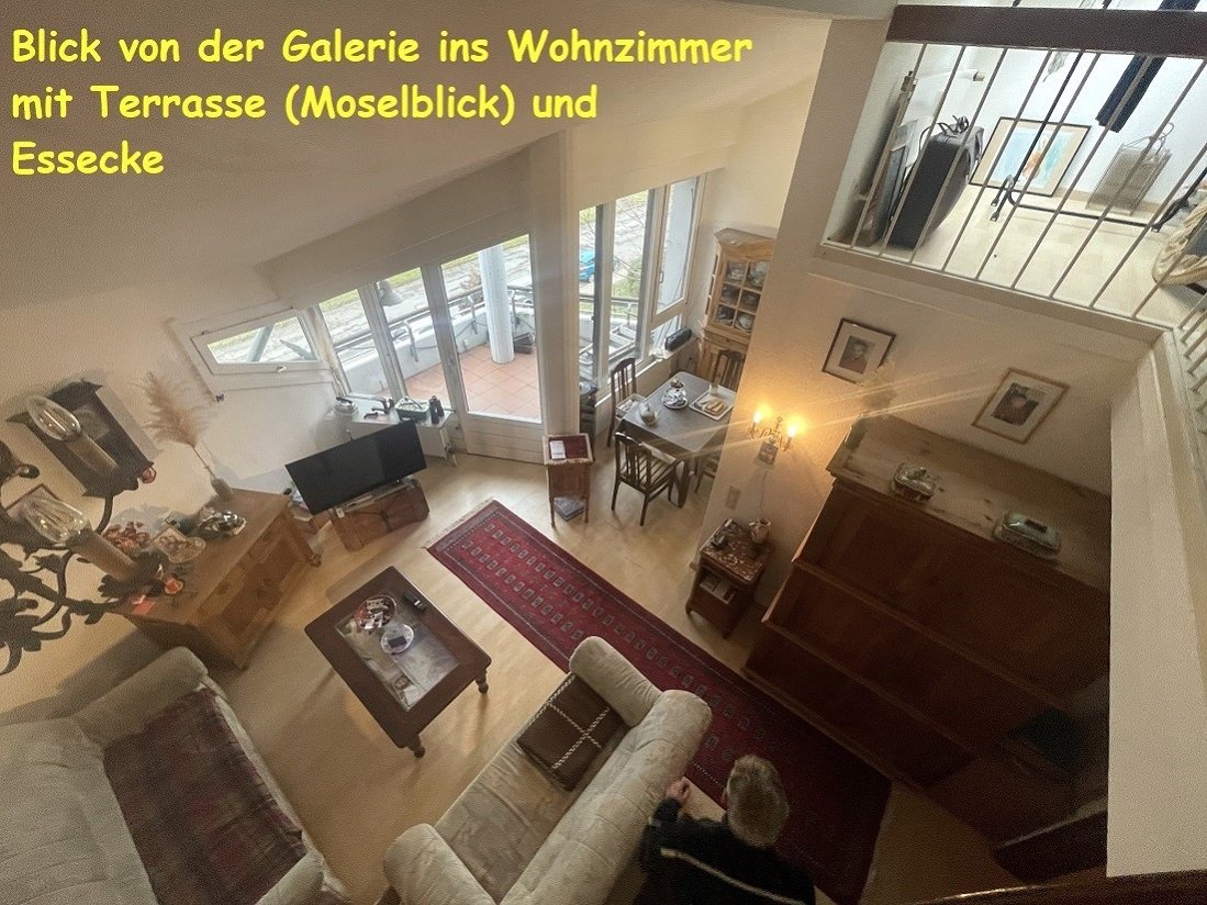 Wohnzimmer u. Essecke von der Galerie aus 